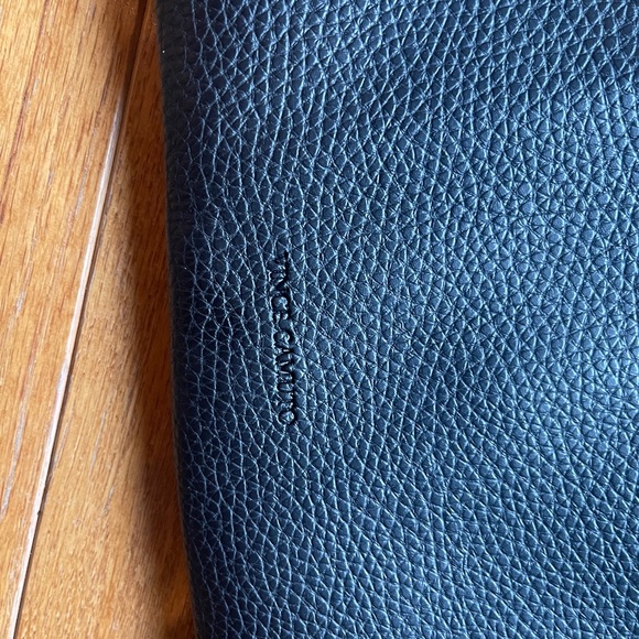 Black pebbled leather Vince Camuto tote - Picture 5 of 7